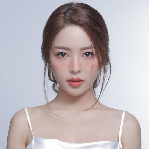 Vivi Tam