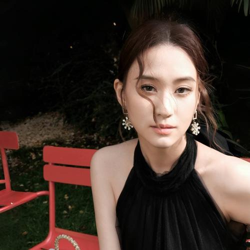 Laurinda Ho 何超蓮