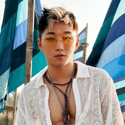 RickyKAZAF 黃上誌 |男士形象改造專家