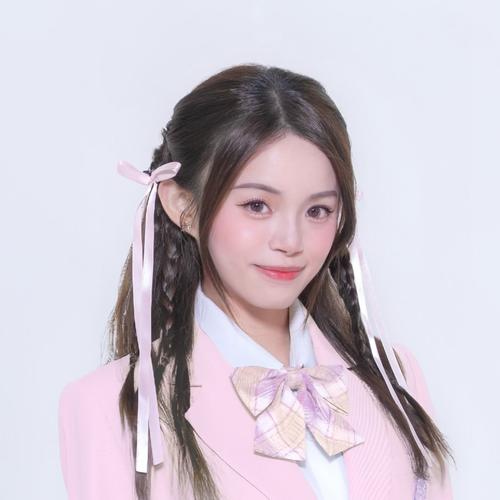 Melanie 黃可盈