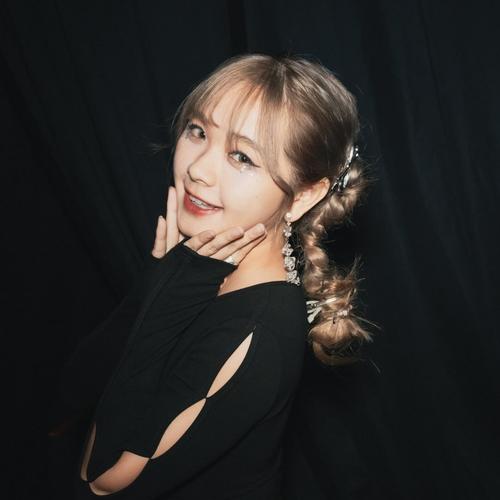 嘉嘉 Kaka Wan 尹嘉裕