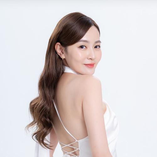 Renee Lee 李蘊